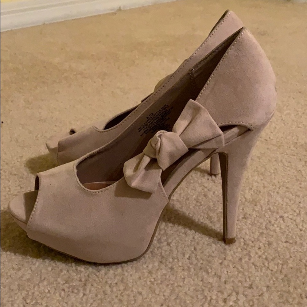 Bow Heels